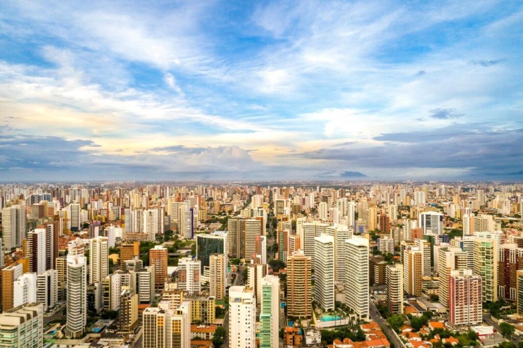 Prédios abandonados preocupam a cidade de Fortaleza